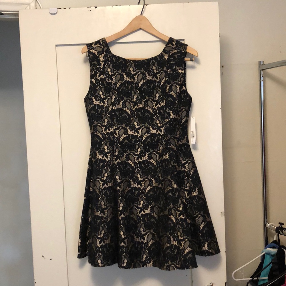 BRAND NEW NEVER WOREN Flirty cocktail dress